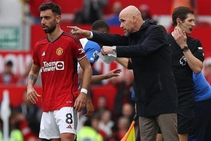 HLV Erik Ten Hag nói gì về trận thua tan nát của Man United?