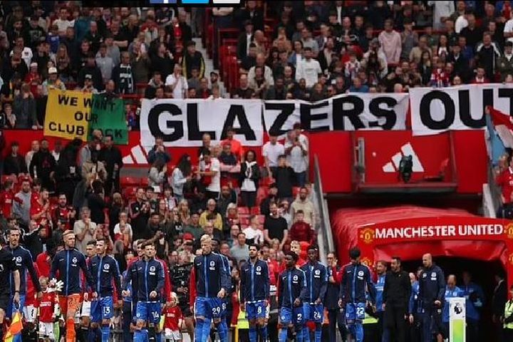 Gary Neville chỉ trích nhà Glazers
