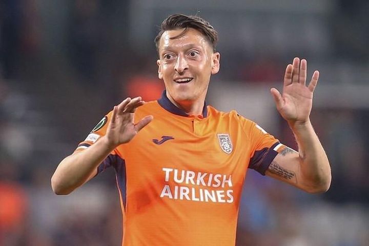 Oezil sẽ làm 'sếp lớn' tuyển Thổ Nhĩ Kỳ?
