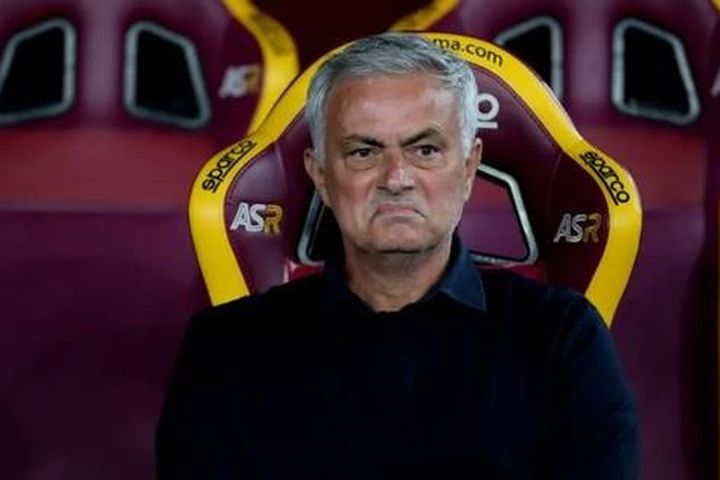 Thắng trận đậm nhất với Roma, Mourinho thừa nhận 'không bận tâm'