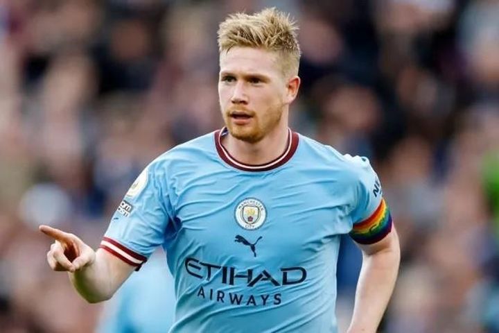 Chuyển nhượng cầu thủ Ngoại hạng Anh: Man City hoãn đàm phán gia hạn Kevin De Bruyne; Barca mượn Jadon Sancho?; Alexander-Arnold gắn bó Liverpool