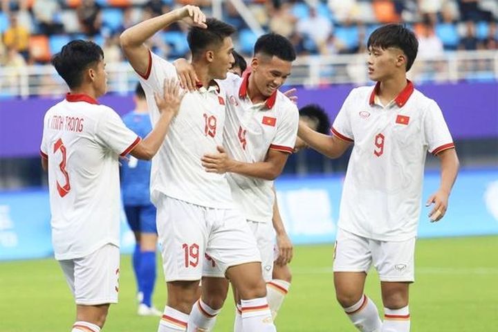 Olympic Việt Nam thắng đậm ngày ra quân tại ASIAD 19