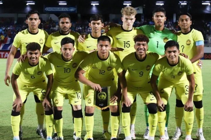 Thêm đội bóng V-League muốn giải cứu 'Messi Việt Nam'; Hà Nội FC nhận tin vui trước khi đấu AFC Champions League