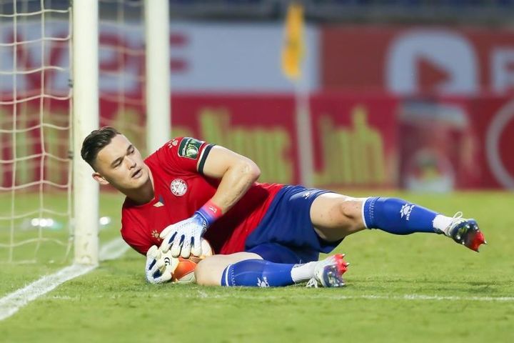 Chuyển nhượng V-League: CLB TP.HCM giữ chân thủ môn Việt kiều