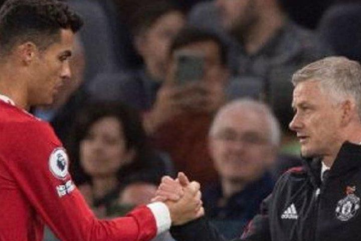 Sau tất cả, Solskjaer đã thừa nhận sai lầm với Ronaldo
