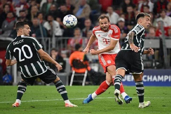 Man United sụp đổ sau trận thua Bayern