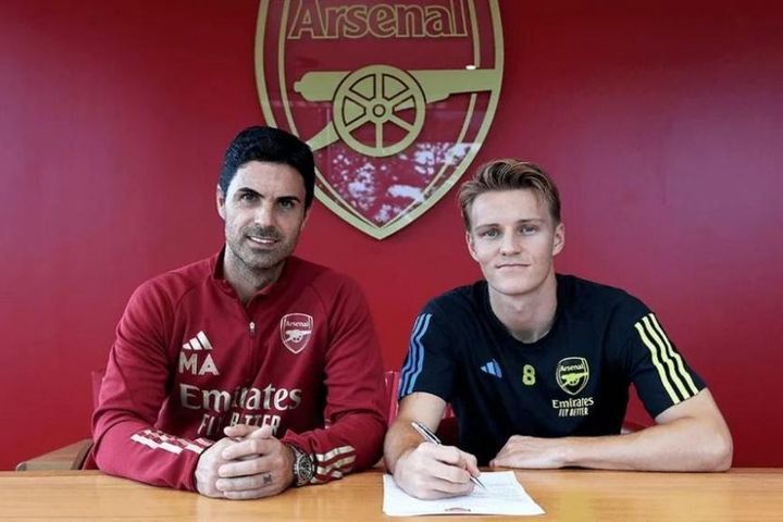 Arsenal thưởng lớn cho 'nhạc trưởng' Martin Odegaard