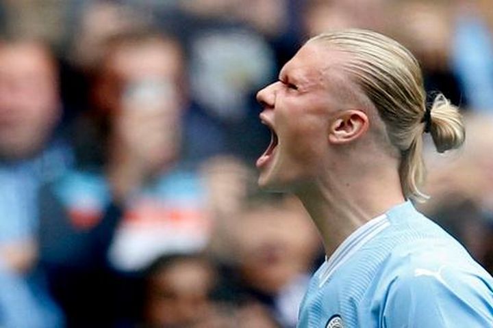 Man City duy trì mạch toàn thắng trong cơn mưa thẻ vàng và 1 thẻ đỏ