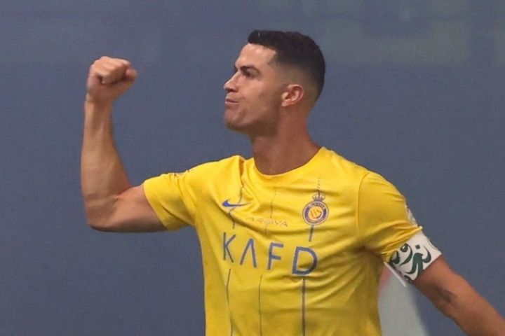 Ronaldo ghi cú đúp, Al Nassr thắng nghẹt thở trước Al Ahli