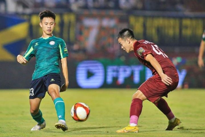 Hoàng Vĩnh Nguyên của CLB TP.HCM sang đội bóng của La Liga học việc