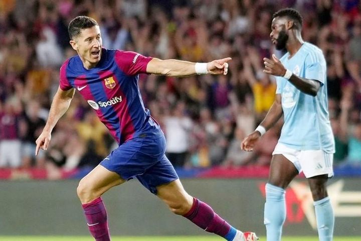 Lewandowski ghi cú đúp giúp Barca ngược dòng trước Celta Vigo