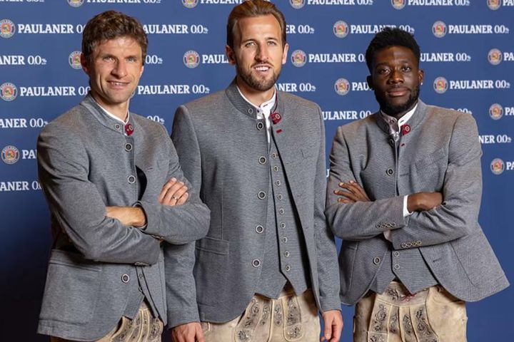 Những điều thú vị về bộ ảnh với trang phục lederhosen của FC Bayern