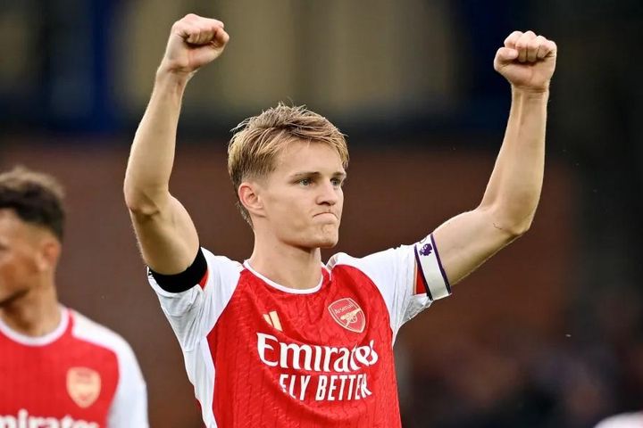 Martin Odegaard cam kết tương lai với Arsenal có thời hạn 5 năm