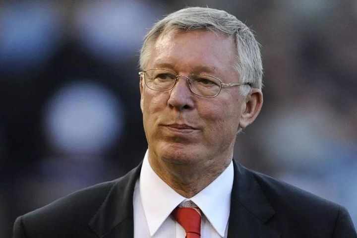 Huyền thoại Man City không thể gia nhập MU vì Sir Alex Ferguson 'say nắng'