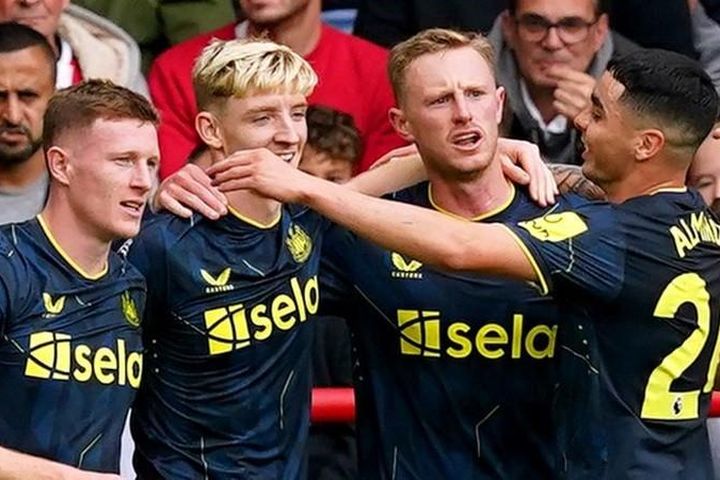 Newcastle đi vào lịch sử khi hủy diệt chủ nhà Sheffield United