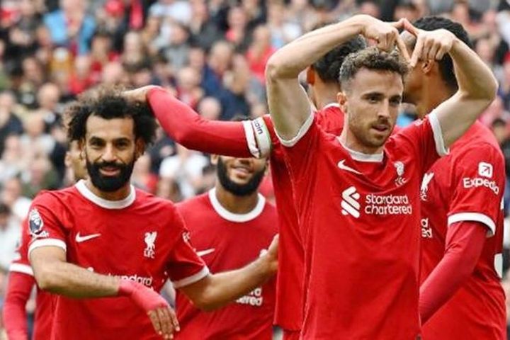 Không phải Arsenal, Liverpool mới là đội Pep lo ngại nhất mùa này