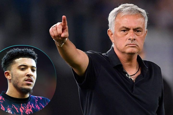 Mourinho 'giải cứu' Jadon Sancho khỏi MU