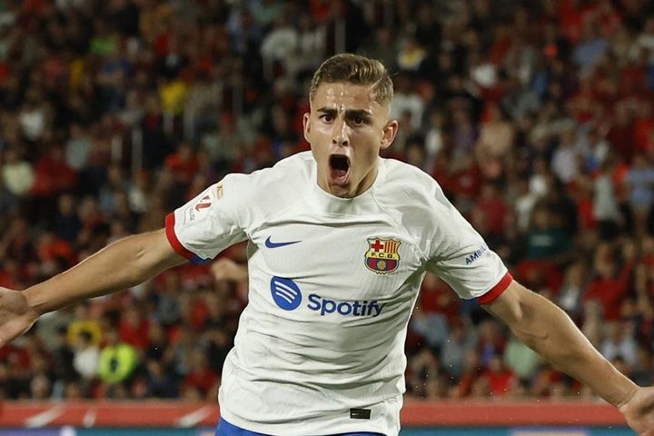 Barca thoát thua sau màn rượt đuổi kịch tính