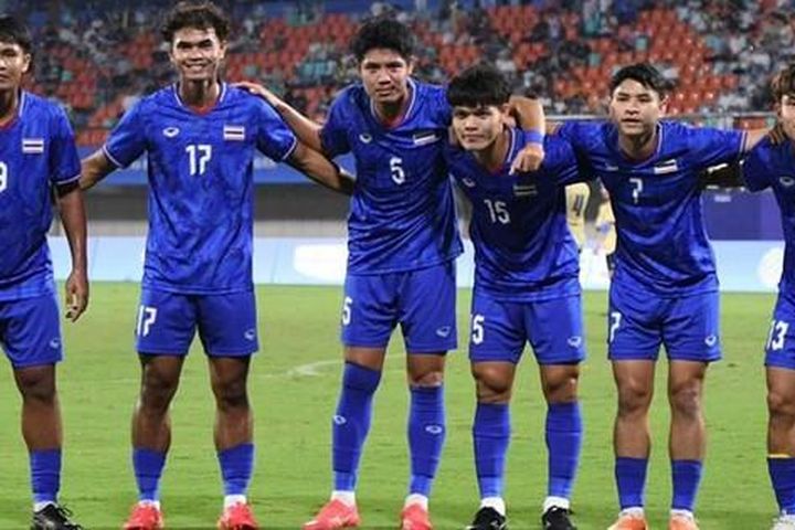 ASIAD 19: Mắc sai lầm khó hiểu, Olympic Thái Lan thua tức tưởi Iran