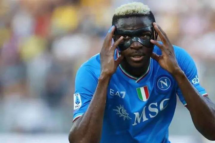 SAO vô địch Serie A dọa kiện vì bị Napoli chế giễu, Arsenal chờ thời cơ