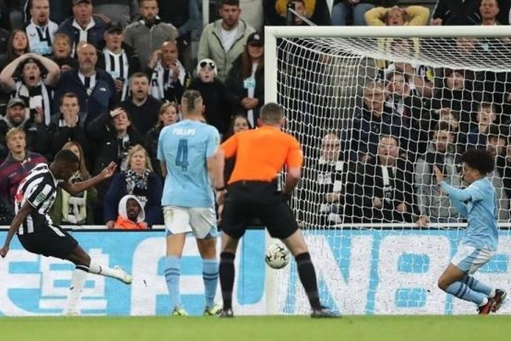 Cup Liên đoàn Anh: HLV Pep Guardiola tung đội hình hai, Man City bất ngờ bị loại ở vòng ba