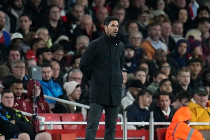 Mikel Arteta: 'Arsenal chưa nghĩ tới việc chiêu mộ tiền đạo'