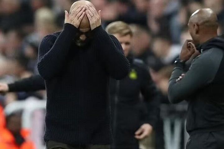 Newcastle loại Man City khỏi Carabao Cup